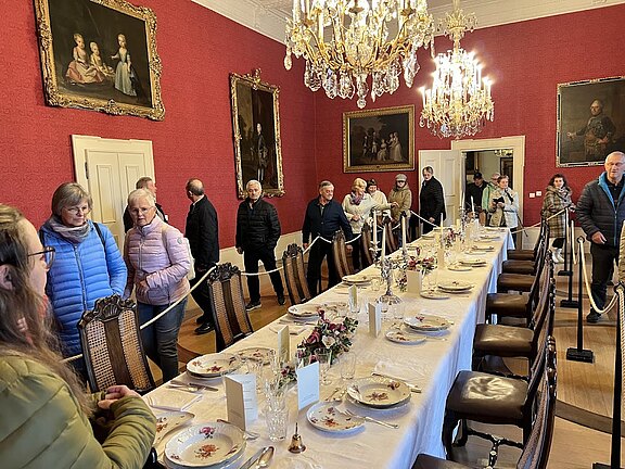Interessante Einblicke bei der Führung in der Greinburg